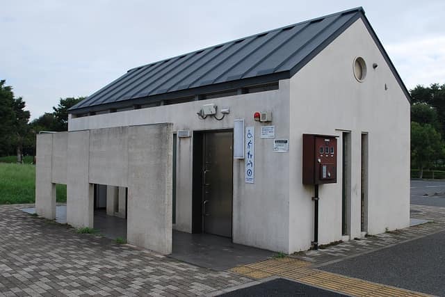 中川公園 のトイレ入口写真