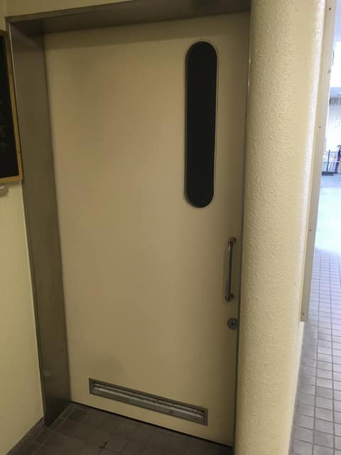 伊興住区センター のトイレ入口写真