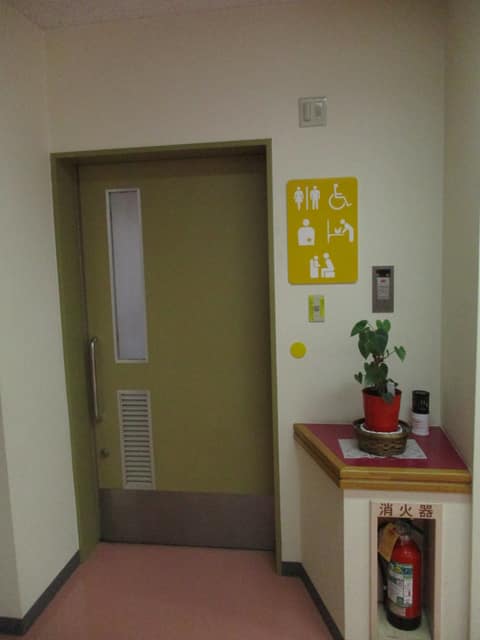 加平住区センター のトイレ入口写真