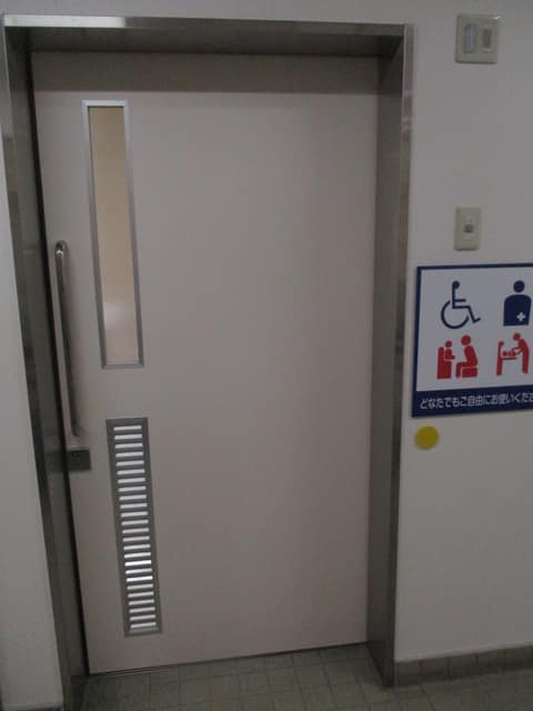 神明住区センター のトイレ入口写真