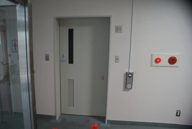 本木関原住区センター のトイレ入口写真