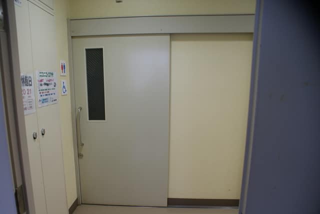 西新井栄町住区センター のトイレ入口写真