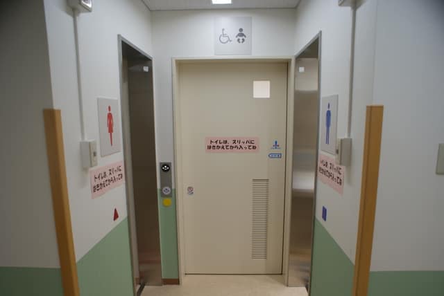 保塚住区センター のトイレ入口写真