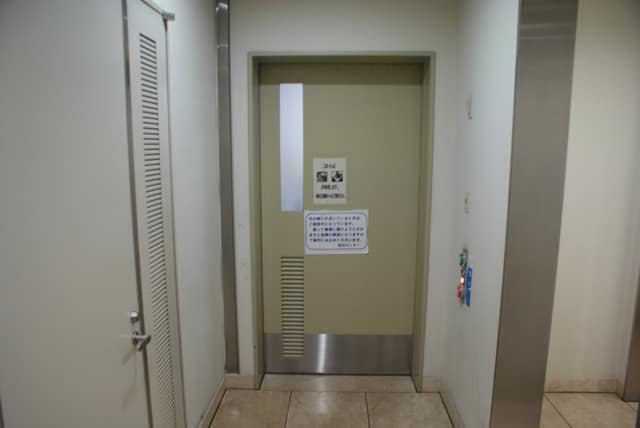 足立区生涯学習センター のトイレ入口写真
