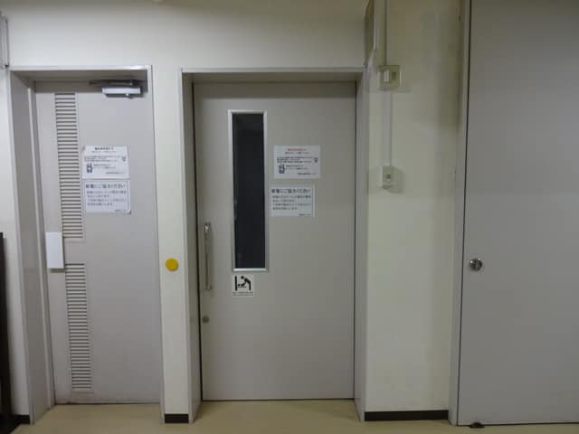 足立区佐野地域学習センター のトイレ入口写真