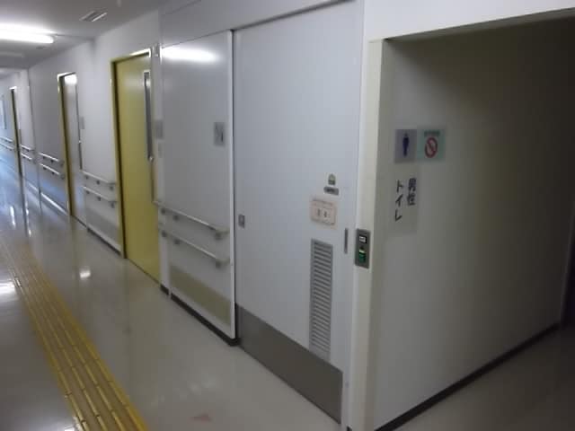 足立区障がい福祉センター のトイレ入口写真