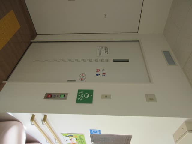 石浜ふれあい館 のトイレ入口写真