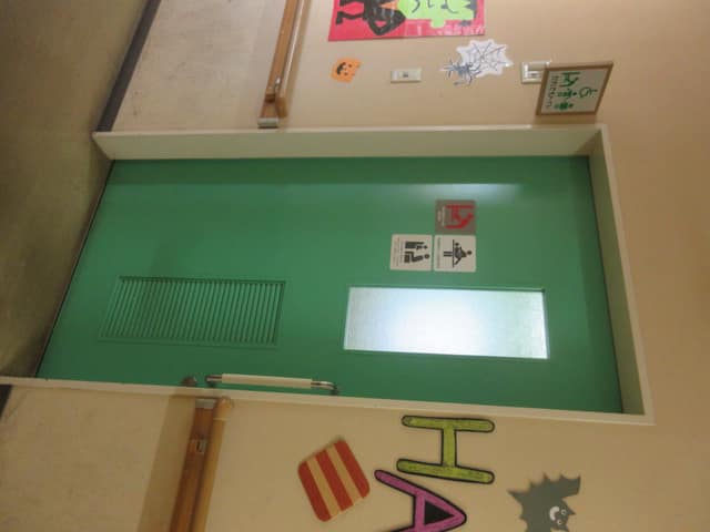汐入ふれあい館 のトイレ入口写真