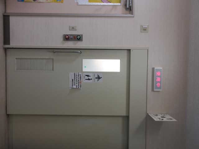 西尾久ふれあい館 のトイレ入口写真