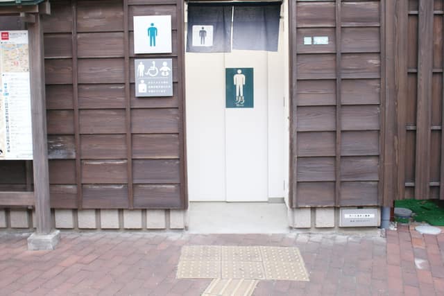 南千住一丁目公衆トイレ のトイレ入口写真