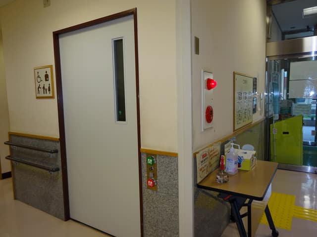あらかわエコセンター・たんぽぽセンター のトイレ入口写真