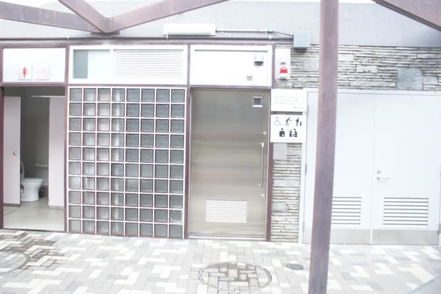 教育の森公園 のトイレ入口写真