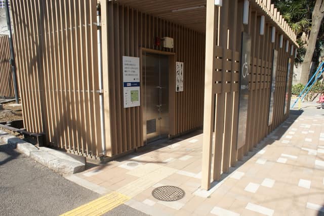 江戸川公園 のトイレ入口写真