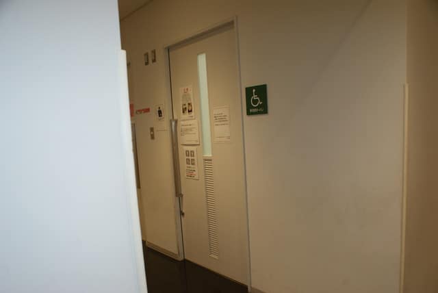 文京総合体育館 のトイレ入口写真