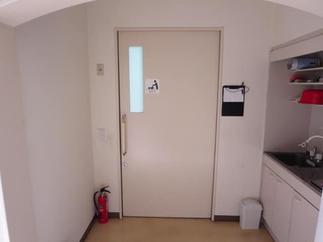 明石町区民館 のトイレ入口写真