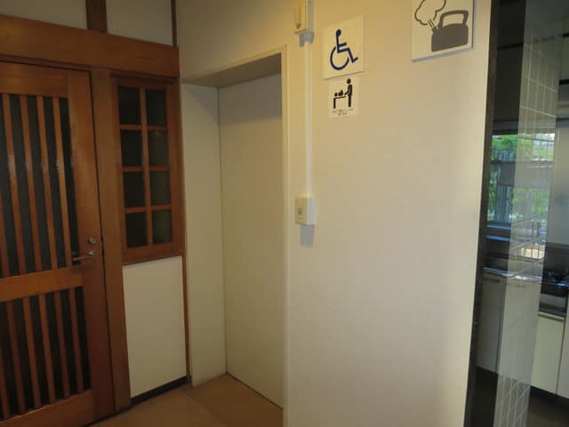 新場橋区民館 のトイレ入口写真