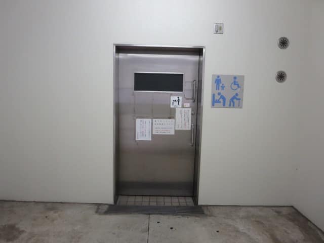 月島区民館 のトイレ入口写真