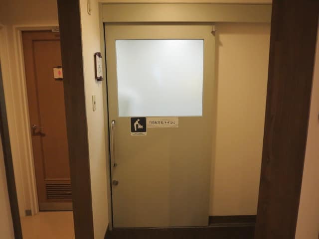 セレモニーホール のトイレ入口写真