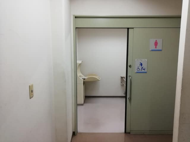 京華スクエア のトイレ入口写真