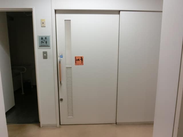 築地社会教育会館 のトイレ入口写真