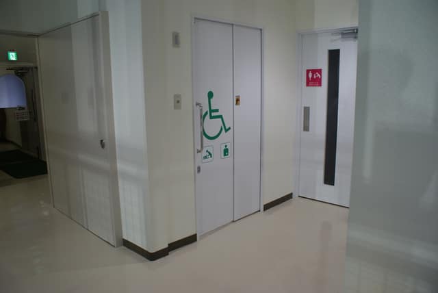 月島スポーツプラザ のトイレ入口写真
