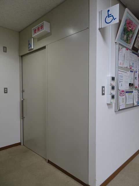 シニアセンター のトイレ入口写真