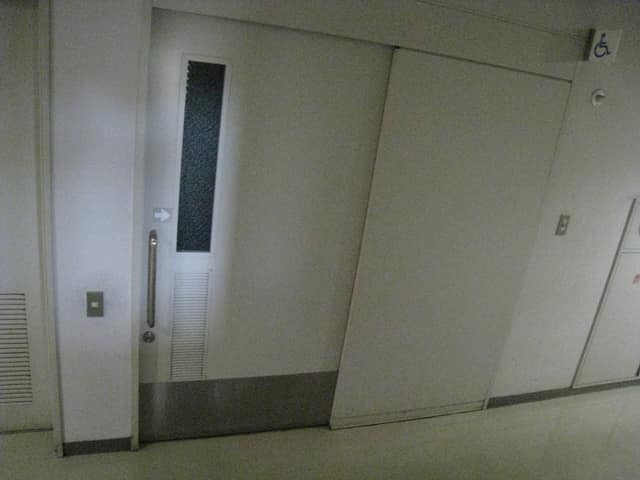 城東職業能力開発センター江戸川校 のトイレ入口写真