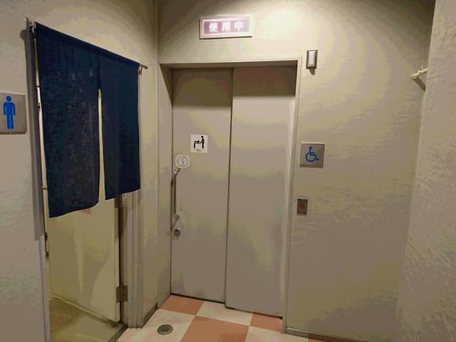 松江コミュニティ会館 のトイレ入口写真