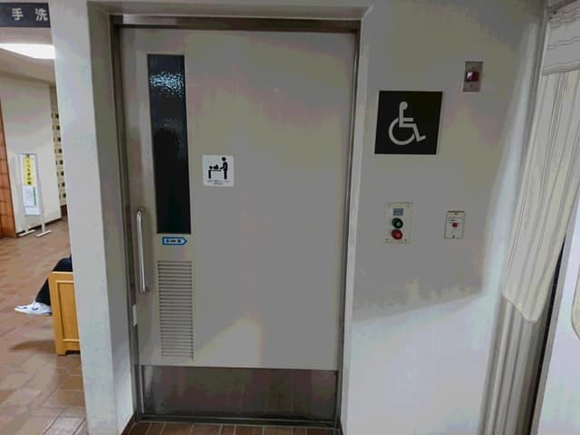 一之江コミュニティ会館 のトイレ入口写真