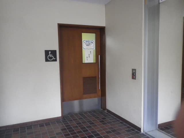 平井コミュニティ会館 のトイレ入口写真