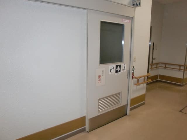 江戸川区上一色コミュニティセンター のトイレ入口写真