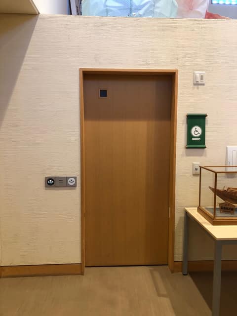 江戸川区新川さくら館 のトイレ入口写真