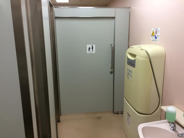 江戸川保健所 のトイレ入口写真