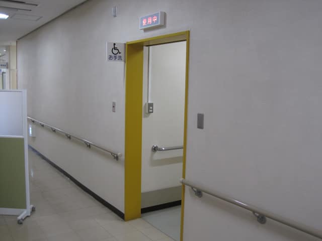 江戸川区鹿骨健康サポートセンター のトイレ入口写真