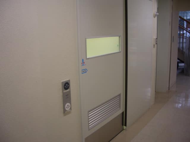 江戸川区小松川健康サポートセンター のトイレ入口写真