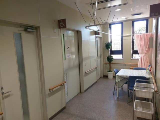 江戸川区なぎさ健康サポートセンター のトイレ入口写真