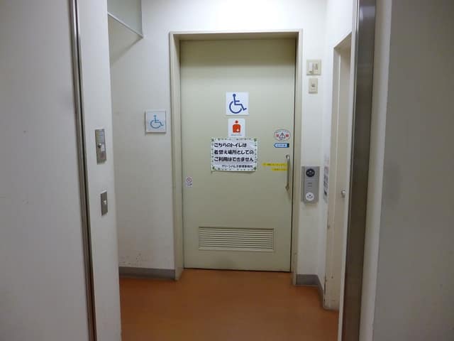 グリーンパレス(江戸川区民センター) のトイレ入口写真