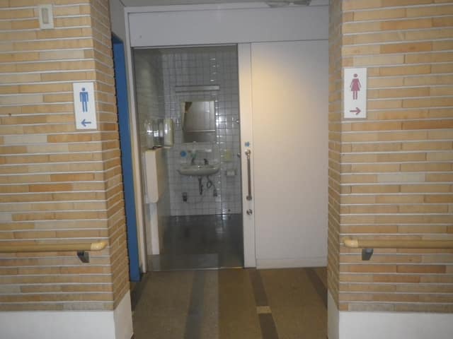 小松川さくらホール のトイレ入口写真