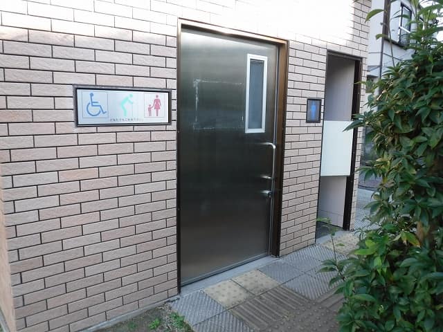 松島もみじひろば のトイレ入口写真