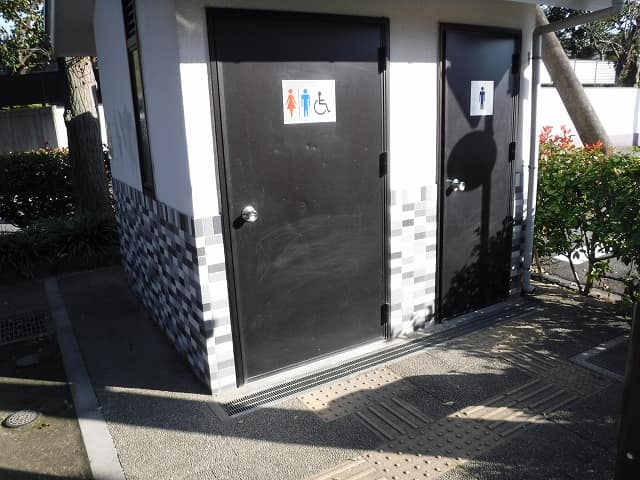 五分一児童遊園 のトイレ入口写真