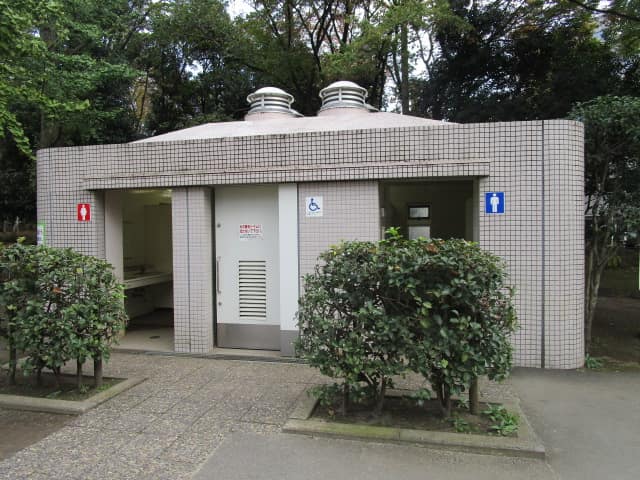 中央森林公園 のトイレ入口写真