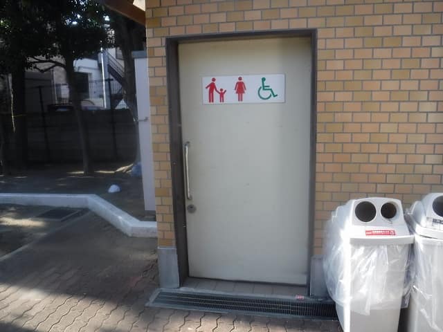 宇喜田第一公園 のトイレ入口写真