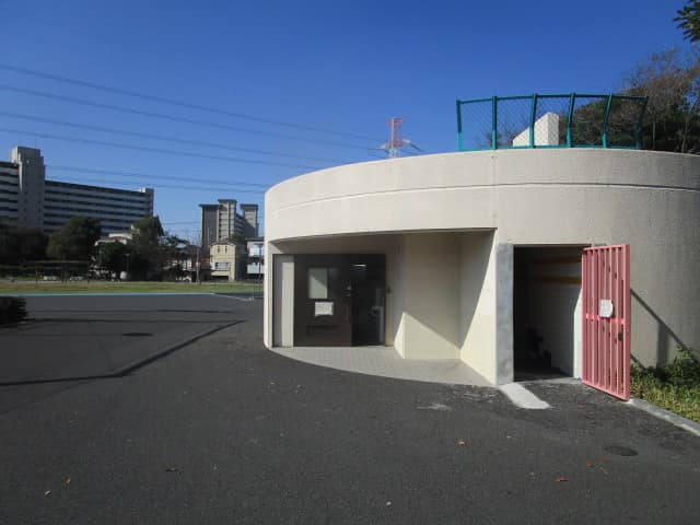 葛西防災公園(総合レクリエーション公園) のトイレ入口写真