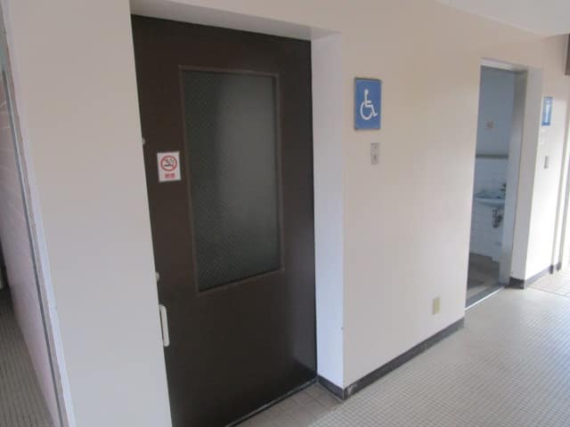 富士公園(総合レクリエーション公園) のトイレ入口写真