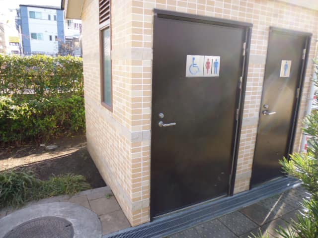 篠崎なごみ公園 のトイレ入口写真