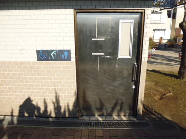 西篠崎さくら公園 のトイレ入口写真