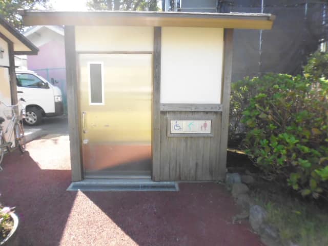 江戸川一丁目東公園 のトイレ入口写真