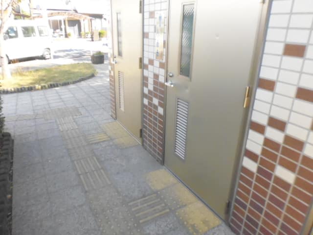 江戸川中央公園 のトイレ入口写真