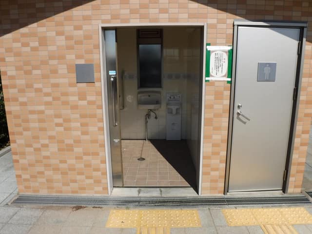 前野公園 のトイレ入口写真