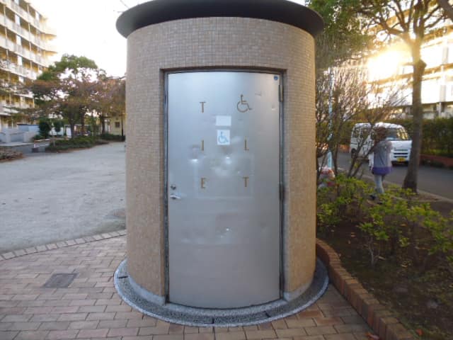 南篠崎児童遊園 のトイレ入口写真